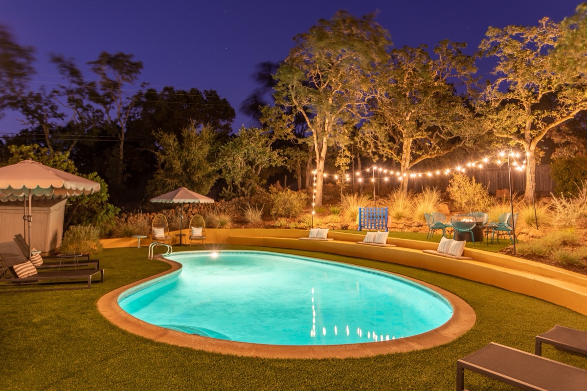 Prima's pool and hot tub at twilight, Sonoma